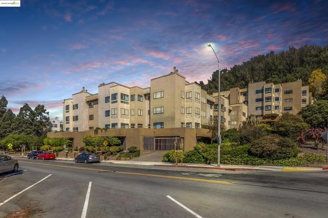 Image 42 of 45 For 545 Pierce St  2410