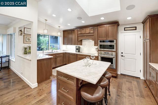 633 Terra California Dr, Walnut Creek CA: https://media.crmls.org/mediaz/bc77d72a-f5c0-4d2d-ba78-49d9bb607e53.jpg