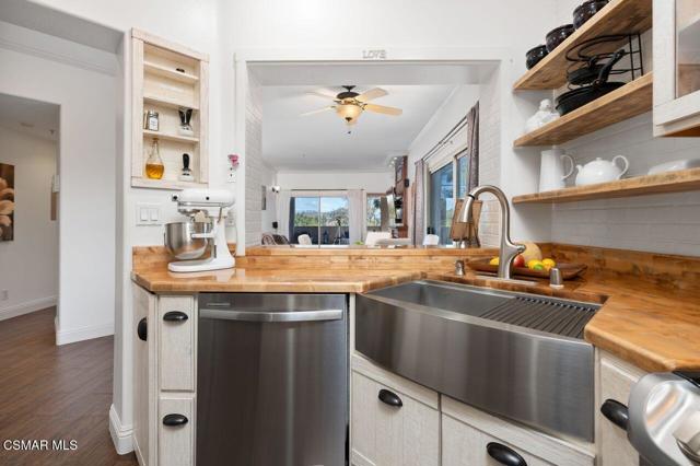 2716 Borchard Road, Newbury Park CA: https://media.crmls.org/mediaz/bc788ad7-6969-4fc4-8aa8-9c3fd389cd82.jpg