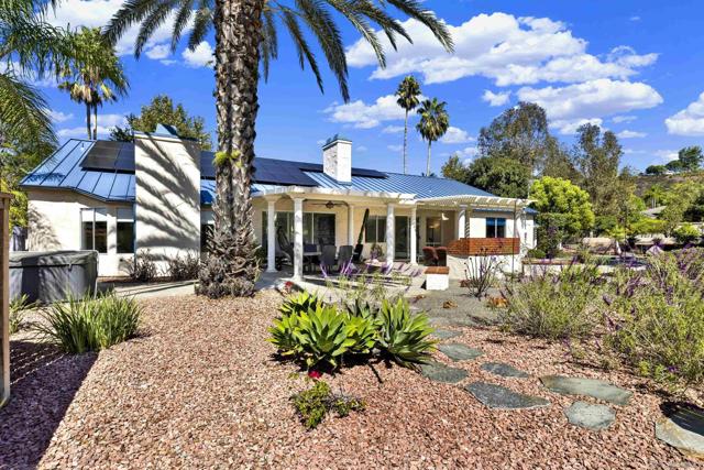 14265 Sandhill Rd, Poway CA: https://media.crmls.org/mediaz/bc789ca4-da01-416e-9ae2-949428e18379.jpg