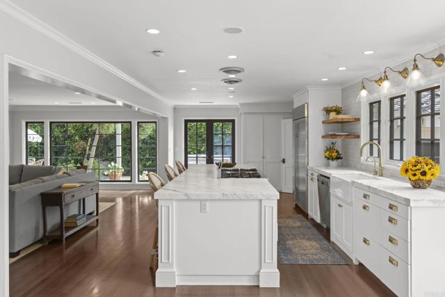 Detail Gallery Image 7 of 47 For 315 Mira Monte, La Jolla,  CA 92037 - 4 Beds | 3/1 Baths