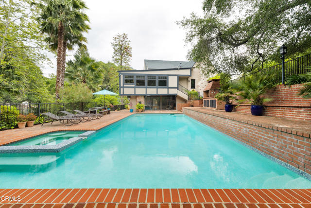 1602 Golf Club Drive, Glendale CA: https://media.crmls.org/mediaz/bc7944e2-c7c8-4f5f-9410-1ddd1bac8f65.jpg