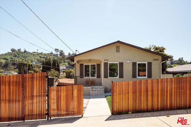 2038 Wollam Street, Los Angeles CA: https://media.crmls.org/mediaz/bc79b069-891f-4a08-b85d-dff007d55586.jpg