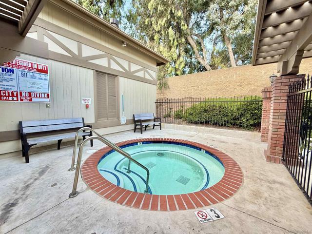 543 Rockport Ct, Encinitas CA: https://media.crmls.org/mediaz/bc79b4e7-89a5-4972-bbed-166da4db1710.jpg
