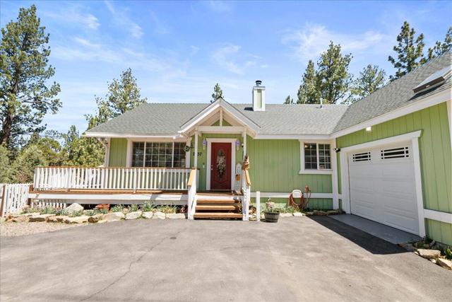 2737 Cedar Lane, Big Bear CA: https://media.crmls.org/mediaz/bc79dfa3-52be-4c4c-9f65-55eadd2a9de3.jpg