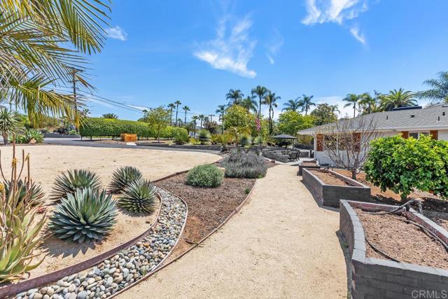 2085 Valley View Boulevard, El Cajon CA: https://media.crmls.org/mediaz/bc7a011f-e59a-4e14-b281-c480c24000e0.jpg