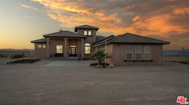 71638 Laura Lane,  CA: https://media.crmls.org/mediaz/bc7a8b41-da13-4e50-b725-c7e4af0af02b.jpg