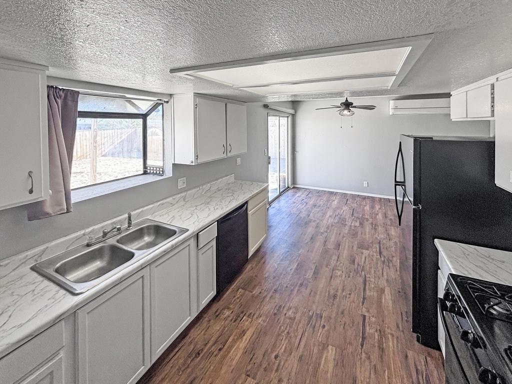 5393 Mariposa Avenue