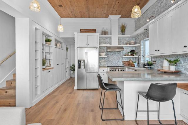 159 W Diana, Encinitas CA: https://media.crmls.org/mediaz/bc7c5106-6486-4260-b42f-f16282bd93ac.jpg