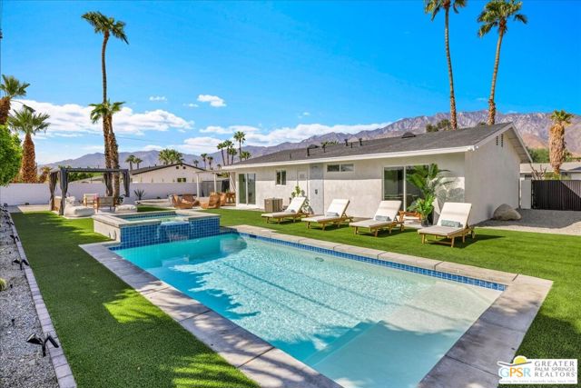 2002 N Whitewater Club Drive, Palm Springs, CA 92262