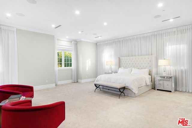 5000 Petit Avenue, Encino CA: https://media.crmls.org/mediaz/bc7e8a19-5dd1-4348-bba2-ad2aeb1765af.jpg
