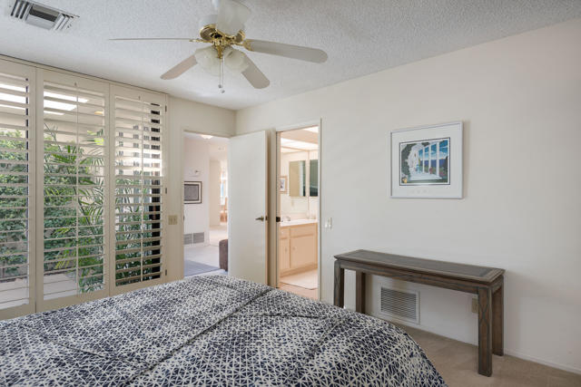 9 Wake Forest Court, Rancho Mirage CA: https://media.crmls.org/mediaz/bc7ecb2f-2e6c-41cd-84ff-41d01e0c0b06.jpg