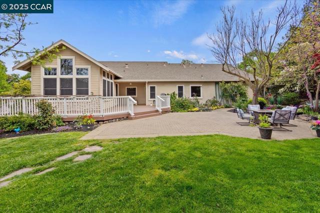 1101 North Gate Road, Walnut Creek CA: https://media.crmls.org/mediaz/bc7ee4ab-f73a-47df-a41f-d4aada61dc9f.jpg