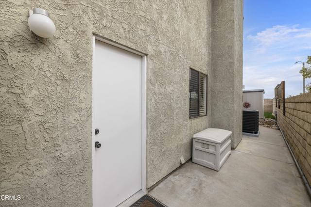 27722 Buckskin Drive, Castaic CA: https://media.crmls.org/mediaz/bc7f3286-aec0-4ccf-88c8-cf0190e5e9a4.jpg