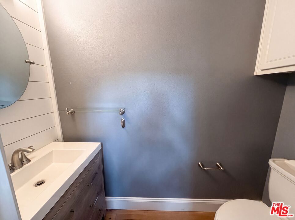 https://media.crmls.org/mediaz/bc7f46eb-f335-4324-aa06-e3e465bcc494.jpg?preset=X-Large