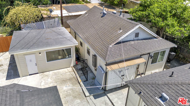 560 N Virgil Avenue, Los Angeles CA: https://media.crmls.org/mediaz/bc8058a3-dd2c-4794-8829-90fc5c0c6bcd.jpg