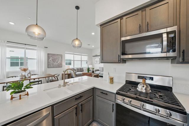 2054 Luzon Lane, Chula Vista CA: https://media.crmls.org/mediaz/bc805b0d-0c74-4bb4-b088-6bbe3bb6a78a.jpg