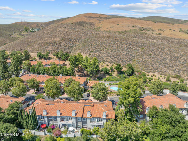 3109 E Hillcrest Drive, Westlake Village CA: https://media.crmls.org/mediaz/bc805bfd-6e80-4c33-8b89-e4644c54f903.jpg