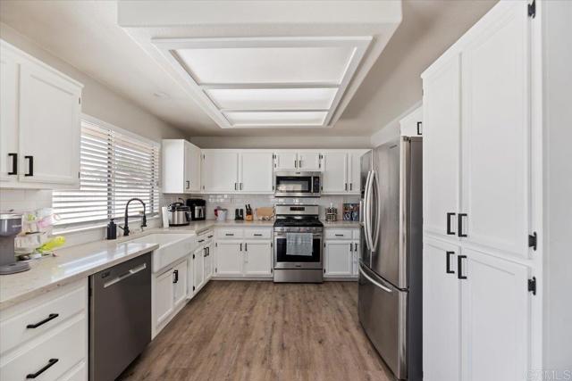 Detail Gallery Image 15 of 63 For 13139 Clipper Drive, Victorville,  CA 92395 - 4 Beds | 2 Baths