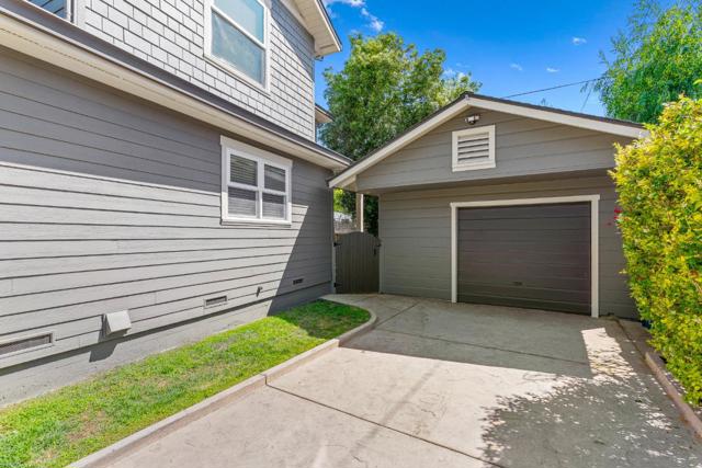 720 Gilroy Drive, Capitola CA: https://media.crmls.org/mediaz/bc810208-0e84-4f4b-9e37-0cc045ab8dbe.jpg