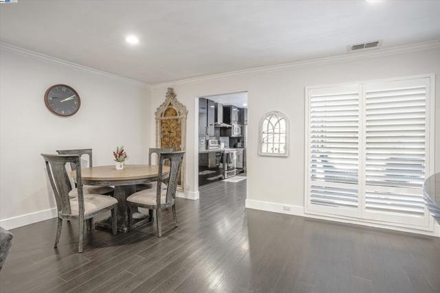 Image 11 of 56 For 314 Elmhurst Cir