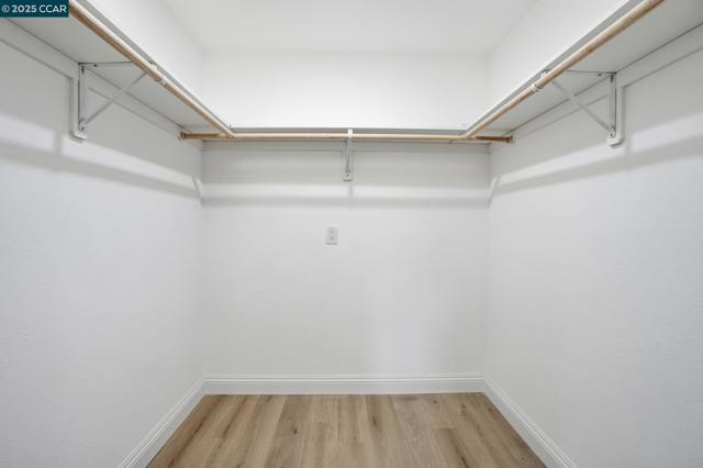 289 Sierra Dr, Walnut Creek CA: https://media.crmls.org/mediaz/bc8266e4-6753-4ec7-809c-e7c1ba721a7c.jpg