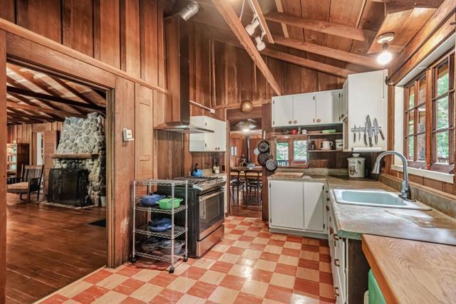 855 Dearborn Park Road, Pescadero CA: https://media.crmls.org/mediaz/bc827552-1201-4442-b806-96baf7513f80.jpg