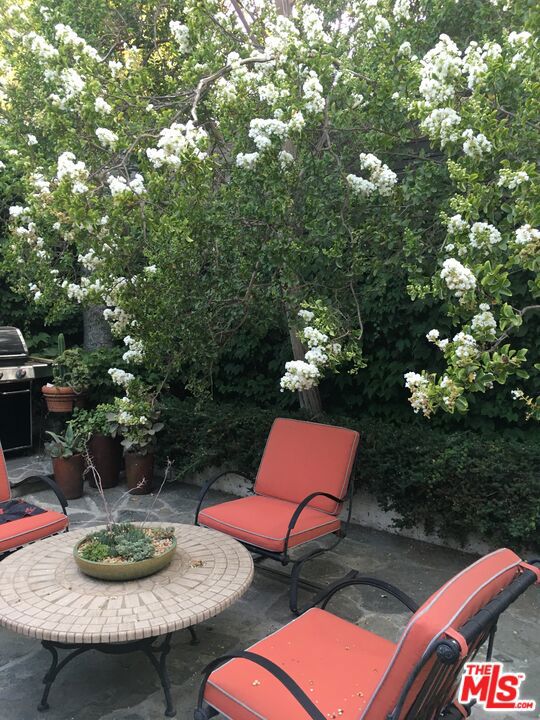 5105 Morella Avenue, Valley Village CA: https://media.crmls.org/mediaz/bc82e403-b679-4ae1-9f75-43307fef28d4.jpg