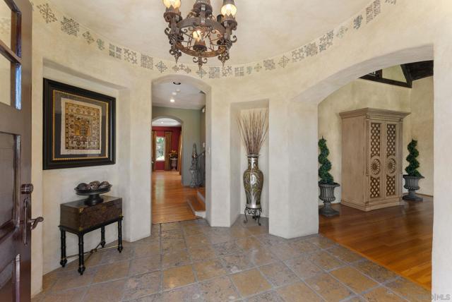 4386 Adams Ave, San Diego CA: https://media.crmls.org/mediaz/bc833db7-5feb-4235-a4a9-66357e7338c2.jpg