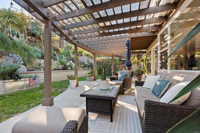 Detail Gallery Image 33 of 46 For 3337 Corte Verso, Carlsbad,  CA 92009 - 4 Beds | 3 Baths