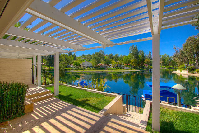23150 Park Sorrento, Calabasas CA: https://media.crmls.org/mediaz/bc83bfcf-bc0d-457d-81b8-34ea294fe987.jpg