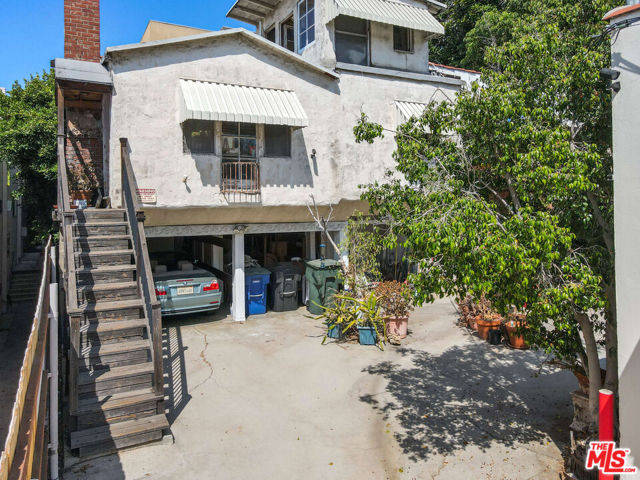 979 Hancock Avenue photo 3