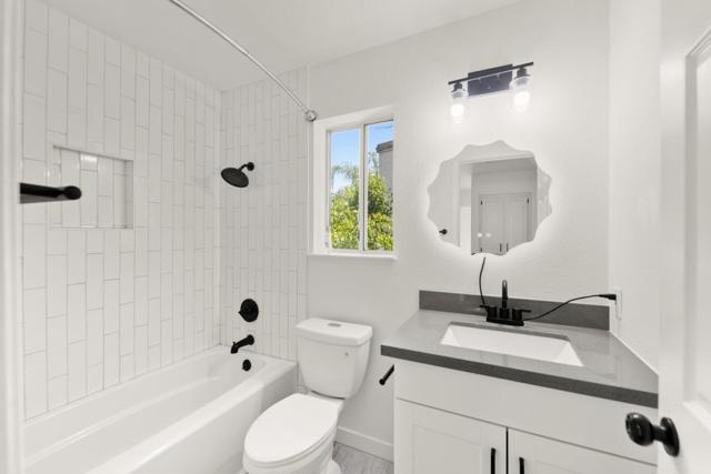 6431 Canyon Creek Way, Elk Grove CA: https://media.crmls.org/mediaz/bc8405a8-b544-46ce-9502-5997570487d4.jpg