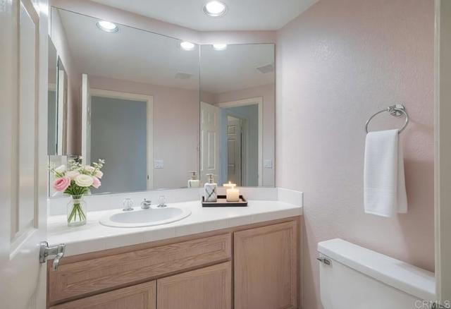 Detail Gallery Image 11 of 36 For 2183 Crest View Glen, Escondido,  CA 92026 - 3 Beds | 2/1 Baths