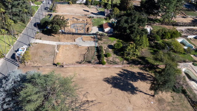 1660 Homewood Drive, Altadena CA: https://media.crmls.org/mediaz/bc85cca0-4e06-4a6f-96e1-85e62daf1ec8.jpg