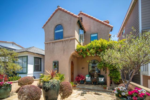 867 E Avenue, Coronado CA: https://media.crmls.org/mediaz/bc8601a3-d345-4b36-b412-2435dbf0f149.jpg