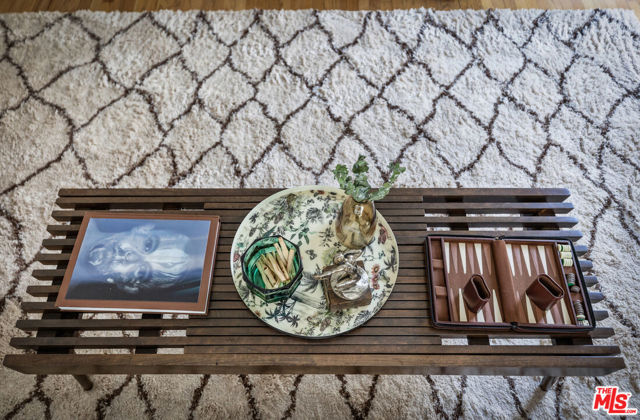 122 Thornton Place, Venice CA: https://media.crmls.org/mediaz/bc8655c5-a423-4aa1-b012-30d4b96463e1.jpg
