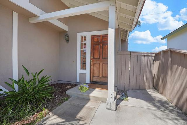 Detail Gallery Image 4 of 46 For 1930 Rosewood St, Vista,  CA 92081 - 3 Beds | 2/1 Baths