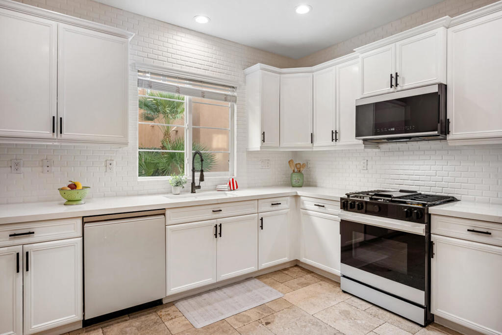 MLS #219142325DA image #2