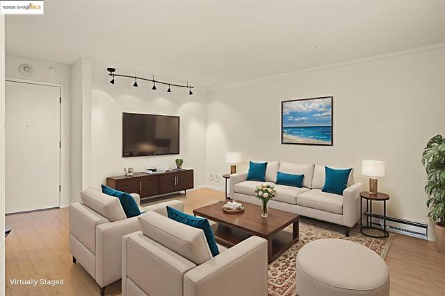 2 Commodore DR, Emeryville CA: https://media.crmls.org/mediaz/bc86b9ac-3423-43d9-8a3b-b22d2d663e2d.jpg