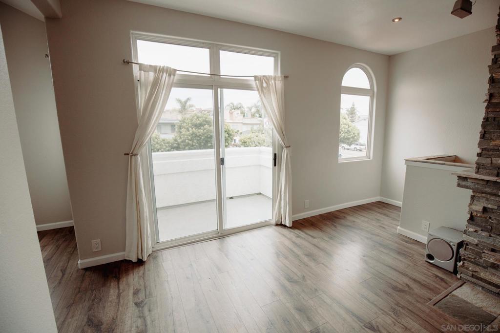 MLS #250036539SD img 4