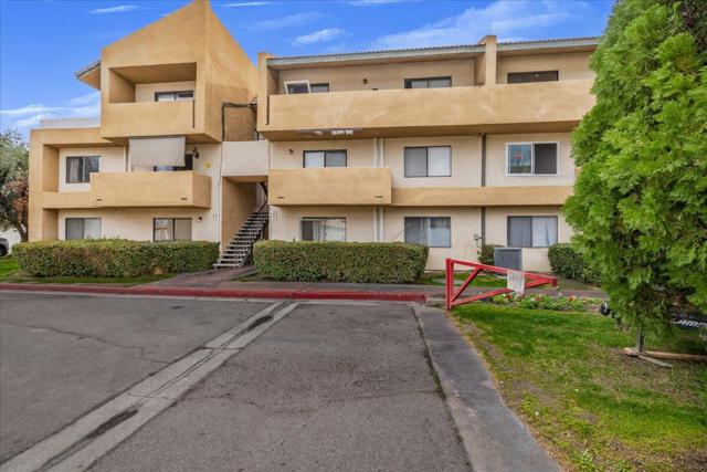 Image 17 of 42 For 32200 Cathedral Canyon Drive 89