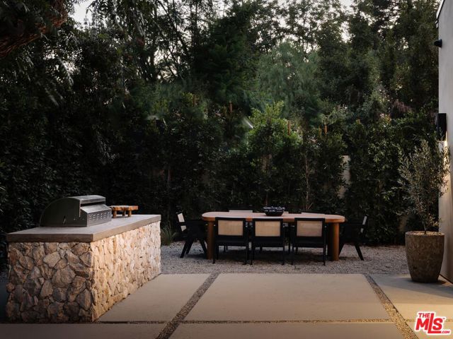 23346 Collins Street, Woodland Hills CA: https://media.crmls.org/mediaz/bc87d05d-3f8b-4f5f-8a8e-3375eed648dd.jpg
