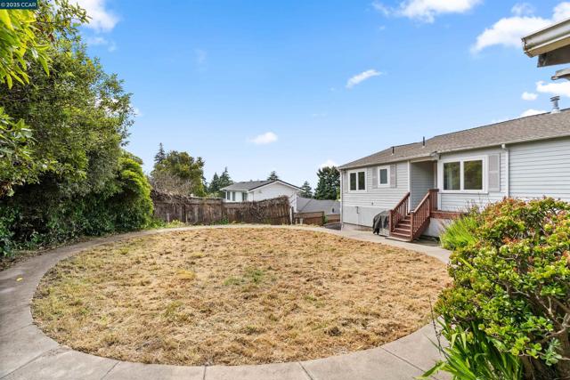 39 Anson Way, Kensington CA: https://media.crmls.org/mediaz/bc887fe5-6ed3-4335-9b7d-6fcc645639fb.jpg