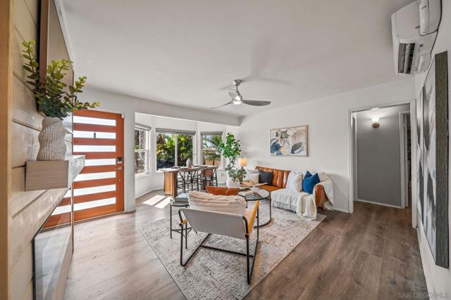 1133 11th Street, Imperial Beach CA: https://media.crmls.org/mediaz/bc8886af-93e8-4db9-80ec-90dfdd5c3978.jpg