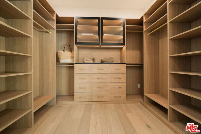 20877 Kelvin Place photo 16