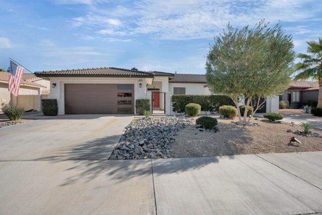 45180 Debbie Drive, La Quinta CA: https://media.crmls.org/mediaz/bc8a2ac4-d3dd-401a-9998-1606d58f9411.jpg