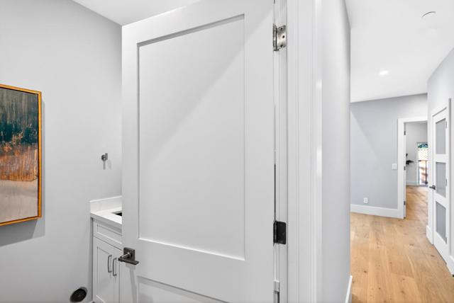 Image 27 of 34 For 873 Cedar Avenue