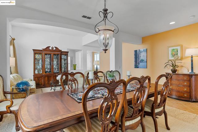 907 Snapdragon Way, Brentwood CA: https://media.crmls.org/mediaz/bc8b1e7c-daaf-418e-b1cf-f0b06a95c4fe.jpg