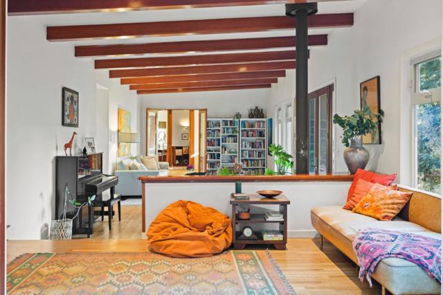 23185 Old Santa Cruz Highway, Los Gatos CA: https://media.crmls.org/mediaz/bc8b241c-6612-4d1e-b91c-0a70f43b4c75.jpg